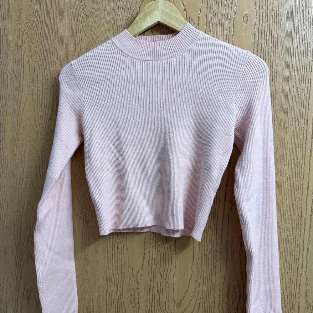 Brandy Melville Light Pink Ribbed Crop Top